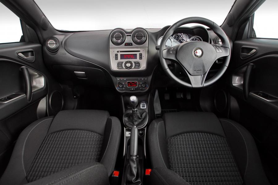 Торпедо Alfa Romeo MiTo Quadrifoglio Verde (955) 2010 года  (ZA) (фото 9 из 11)